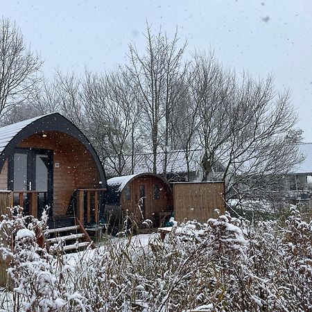 Pod Hotelkamer Aan Het Water Dokkum Esterno foto
