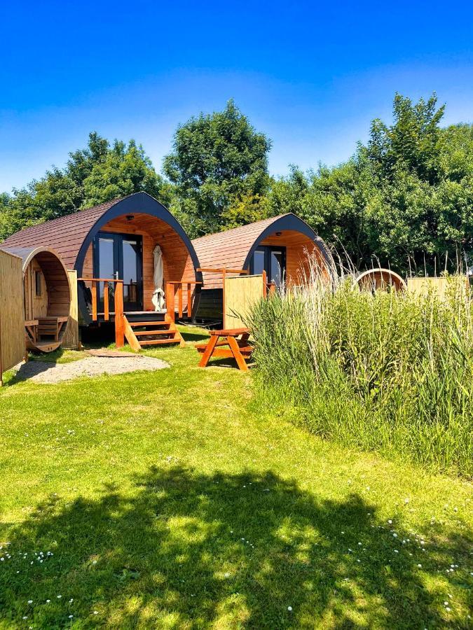 Pod Hotelkamer Aan Het Water Dokkum Esterno foto