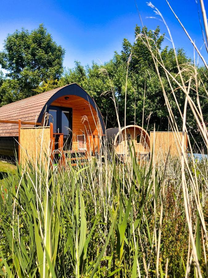 Pod Hotelkamer Aan Het Water Dokkum Esterno foto