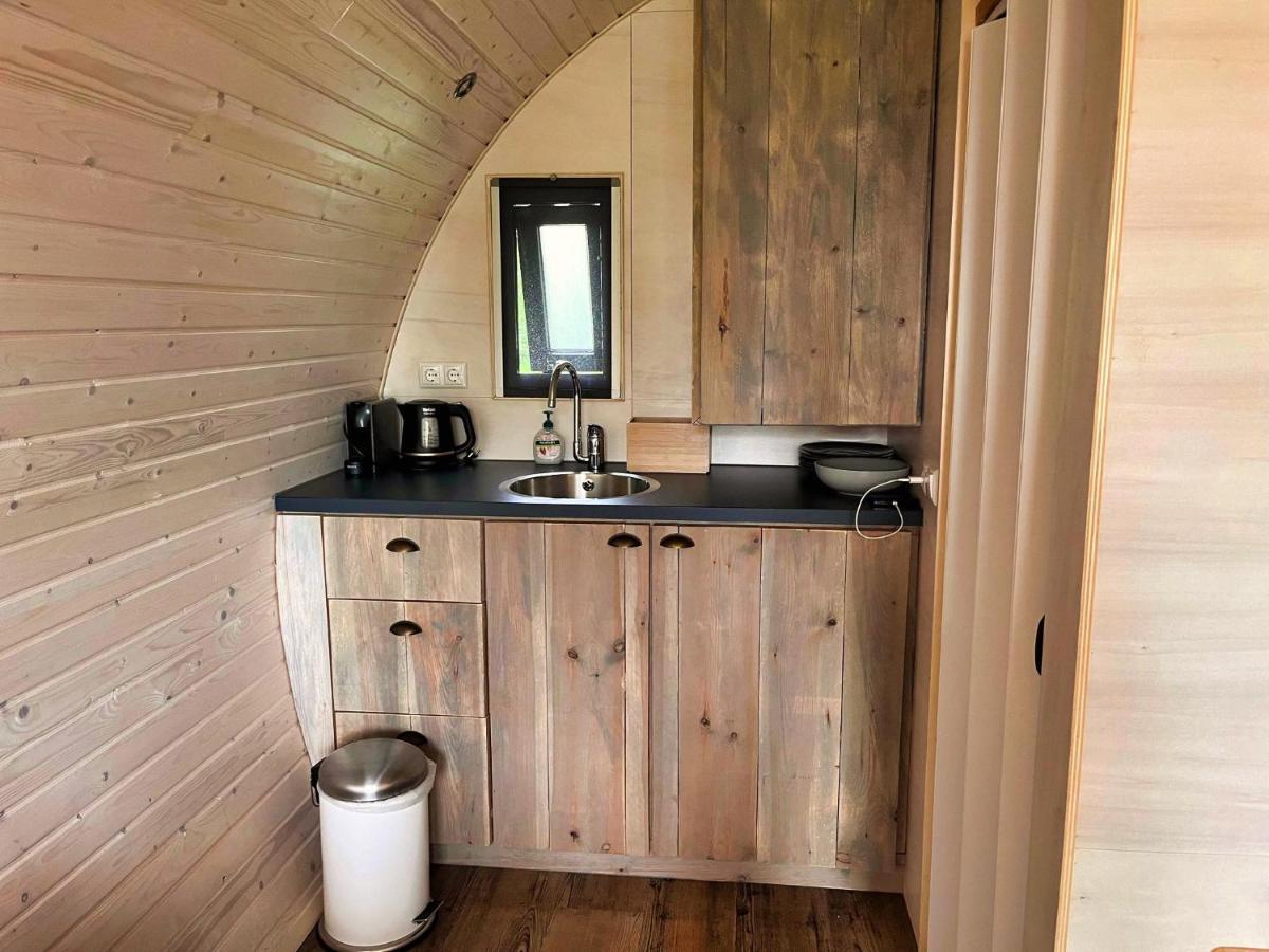 Pod Hotelkamer Aan Het Water Dokkum Esterno foto