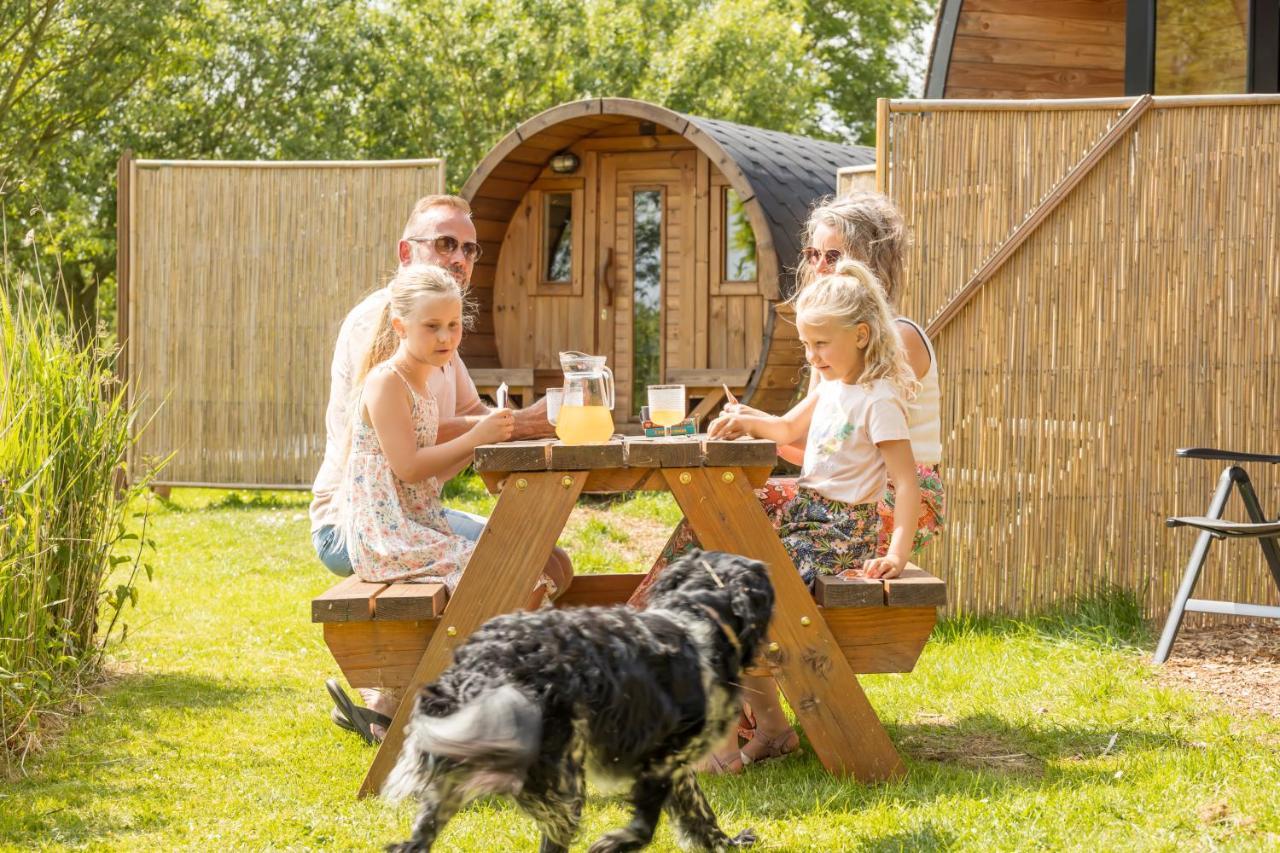 Pod Hotelkamer Aan Het Water Dokkum Esterno foto