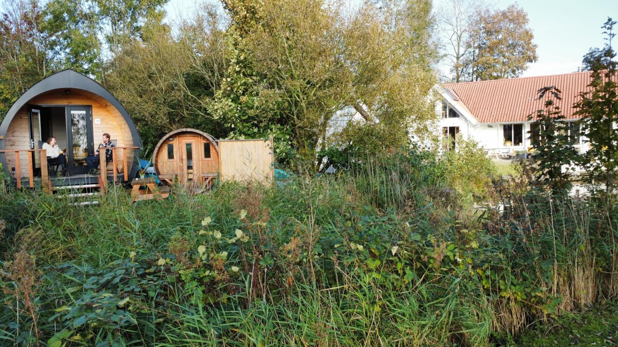 Pod Hotelkamer Aan Het Water Dokkum Esterno foto